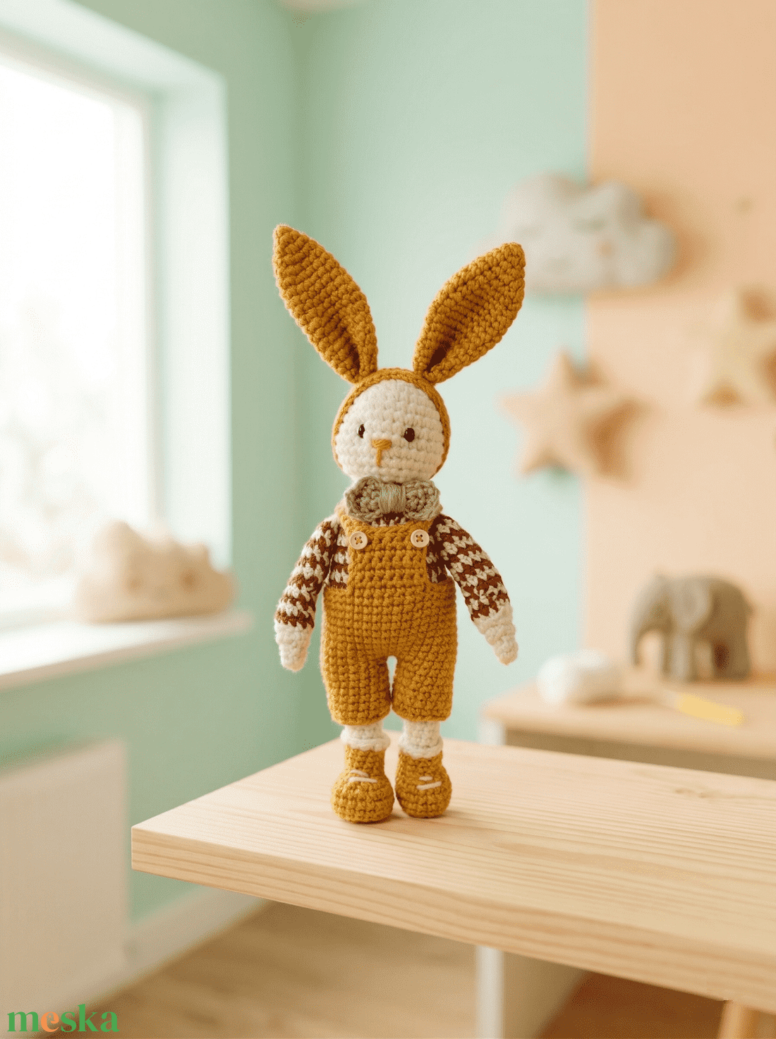 Horgolt nyuszi kertésznadrággal,csokornyakkendővel - játék & sport - plüssállat & játékfigura - nyuszi - Meska.hu