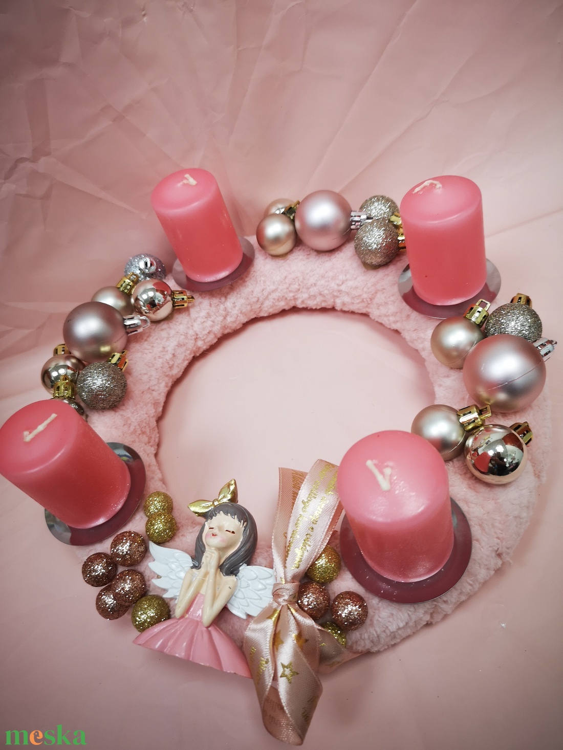 Karácsonyi dekoráció. Rózsaszín angyalkás adventi koszorú  - karácsony - adventi díszek - adventi koszorú - Meska.hu