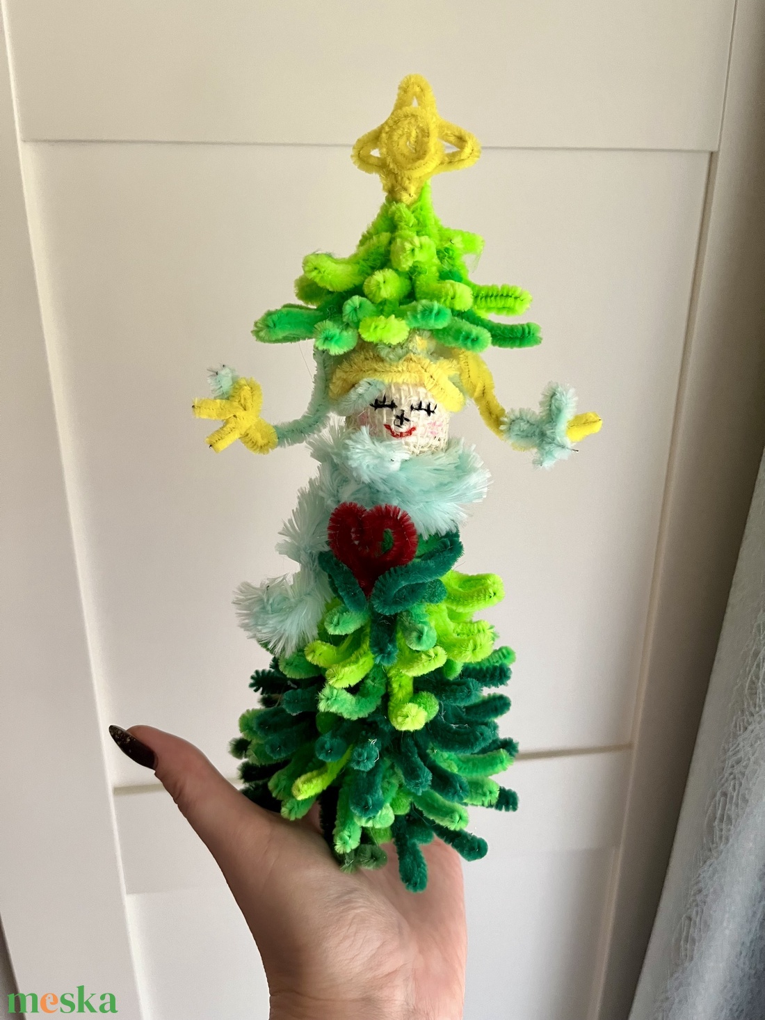 Karácsonyfa kislány - karácsony - karácsonyi lakásdekoráció - karácsonyi lakásdíszek - Meska.hu