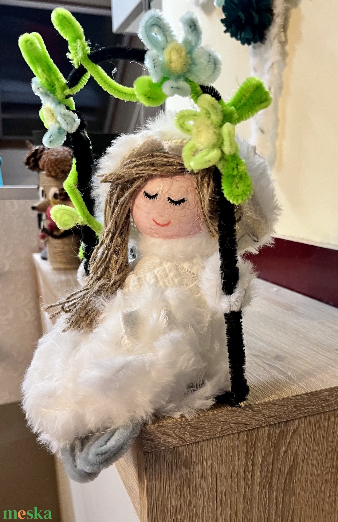 Kislány a hintán - karácsony - karácsonyi lakásdekoráció - karácsonyi manók, figurák - Meska.hu