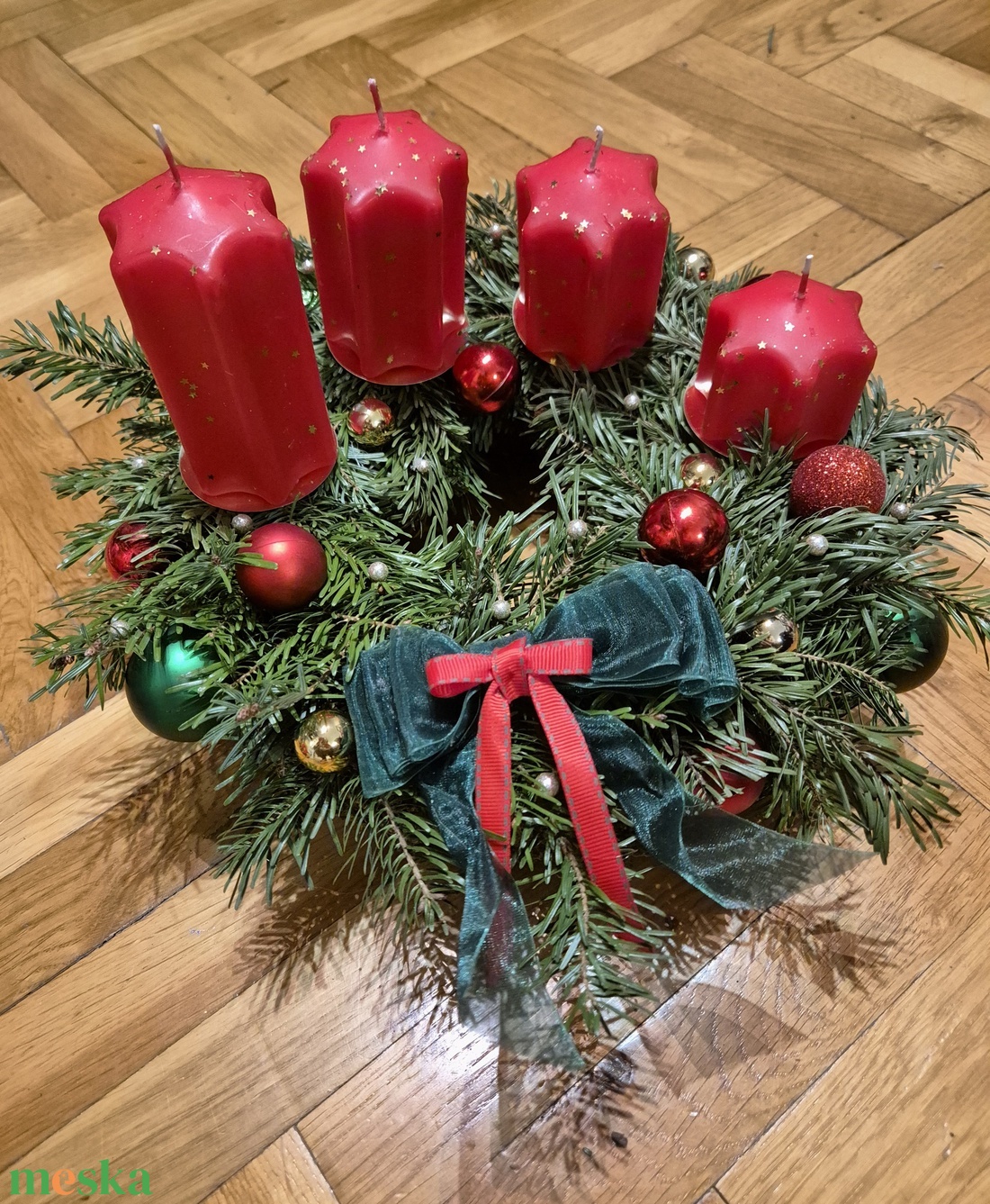 Adventi koszorú élő fenyővel - karácsony - karácsonyi lakásdekoráció - ünnepi asztaldekoráció - Meska.hu