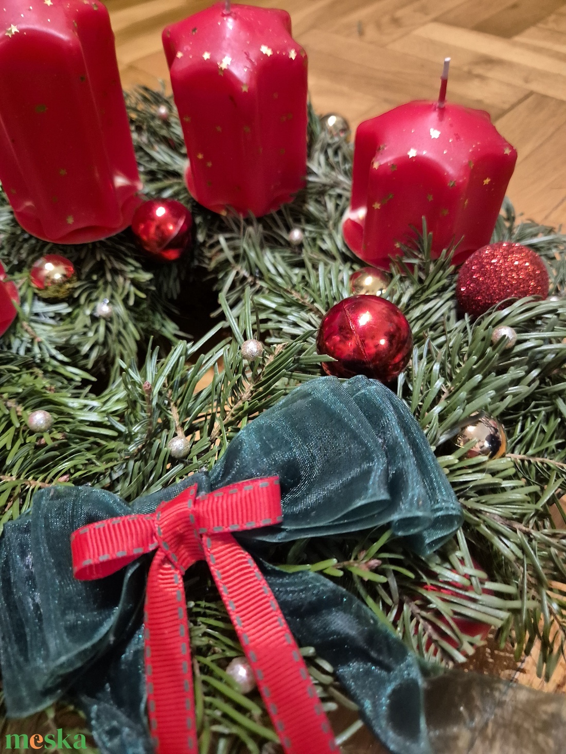 Adventi koszorú élő fenyővel - karácsony - karácsonyi lakásdekoráció - ünnepi asztaldekoráció - Meska.hu