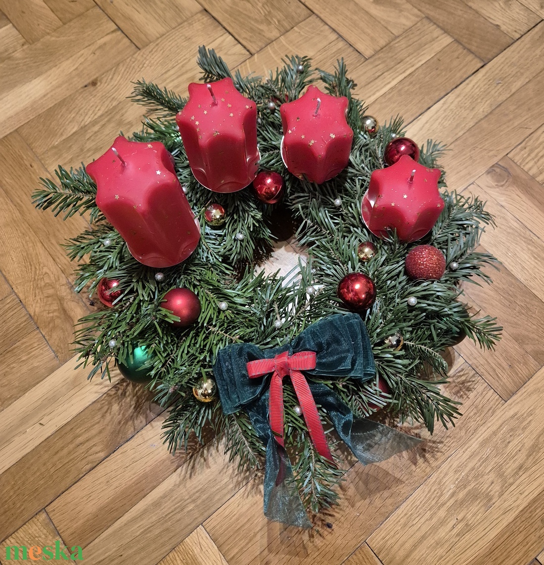 Adventi koszorú élő fenyővel - karácsony - karácsonyi lakásdekoráció - ünnepi asztaldekoráció - Meska.hu