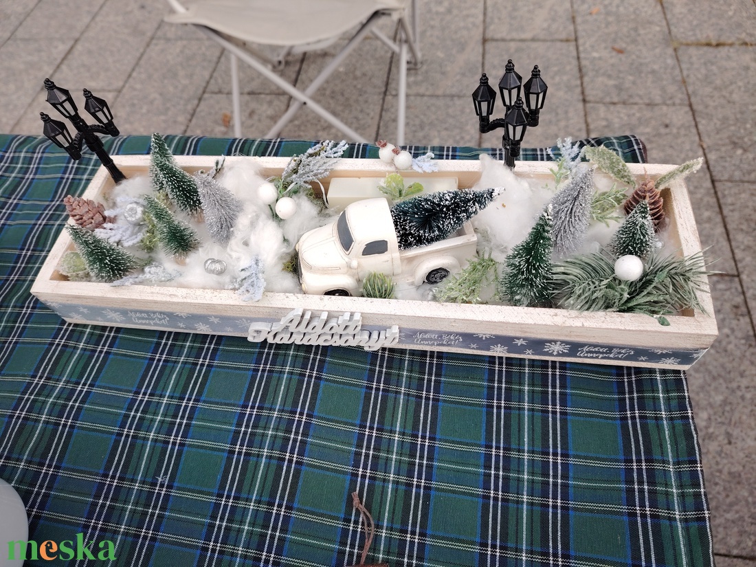 Karácsonyi életkép - karácsony - karácsonyi lakásdekoráció - karácsonyfa szoknya, karácsonyfa alátét - Meska.hu