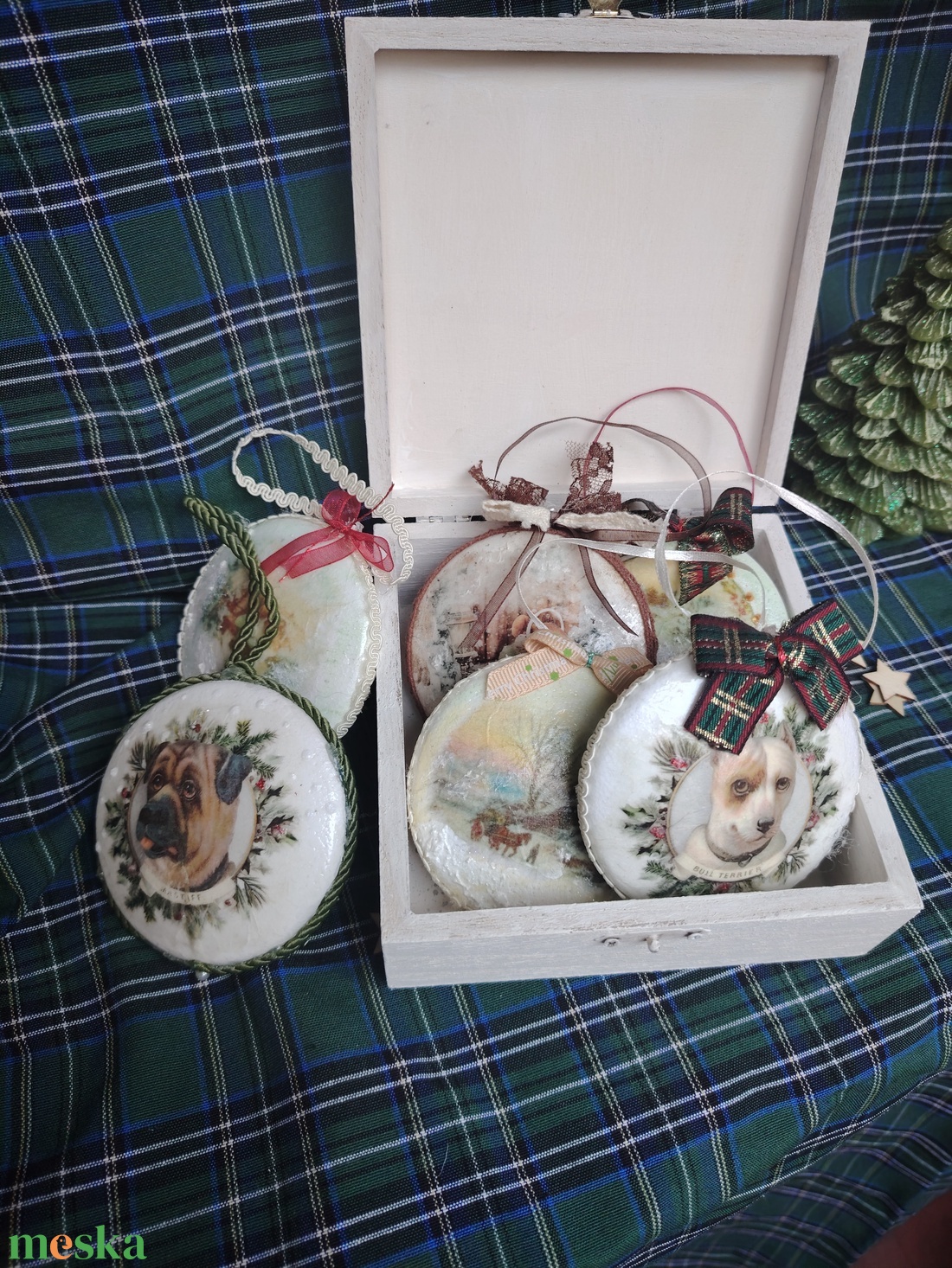 Állatos medailonok- kutya kollekció - karácsony - karácsonyi lakásdekoráció - karácsonyfadíszek - Meska.hu