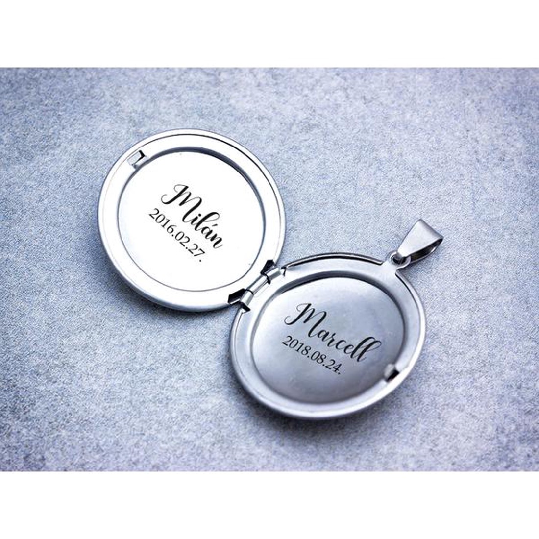 EmlékKör személyre szabott gravírozható fényképtartós acél medál -  - Meska.hu