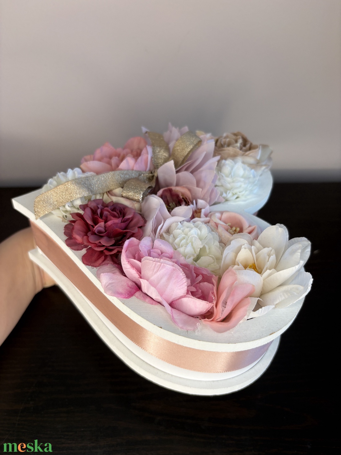 Szív alakú művirágos dísz - otthon & életmód - dekoráció - asztal és polc dekoráció - asztaldísz - Meska.hu