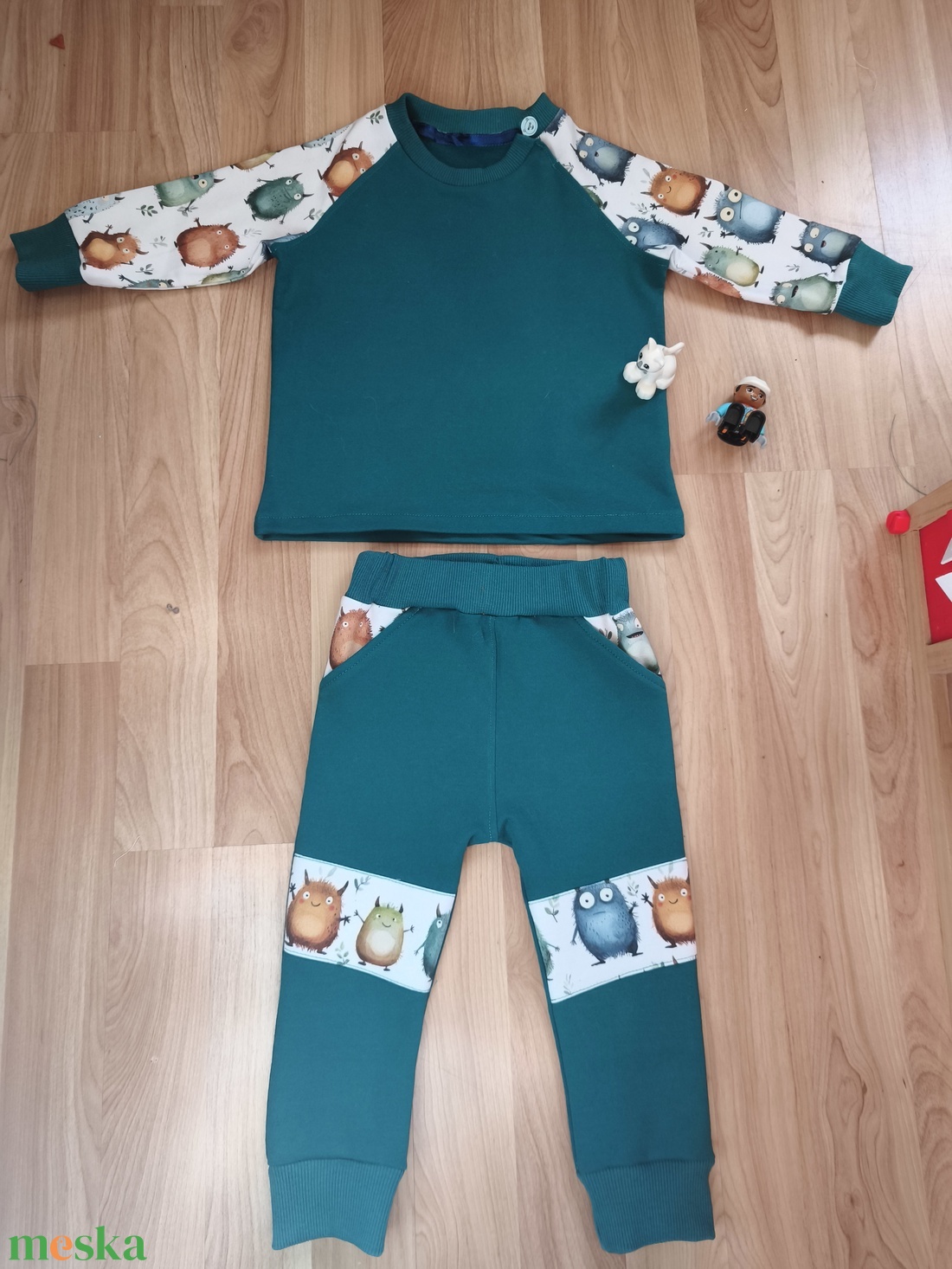 Kapucnis pulóver és melegítő szett - ruha & divat - gyerekruha - pulóver - Meska.hu