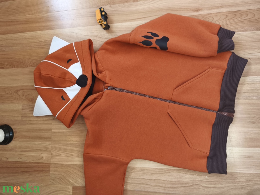 Kapucnis pulóver és melegítő szett - ruha & divat - gyerekruha - pulóver - Meska.hu