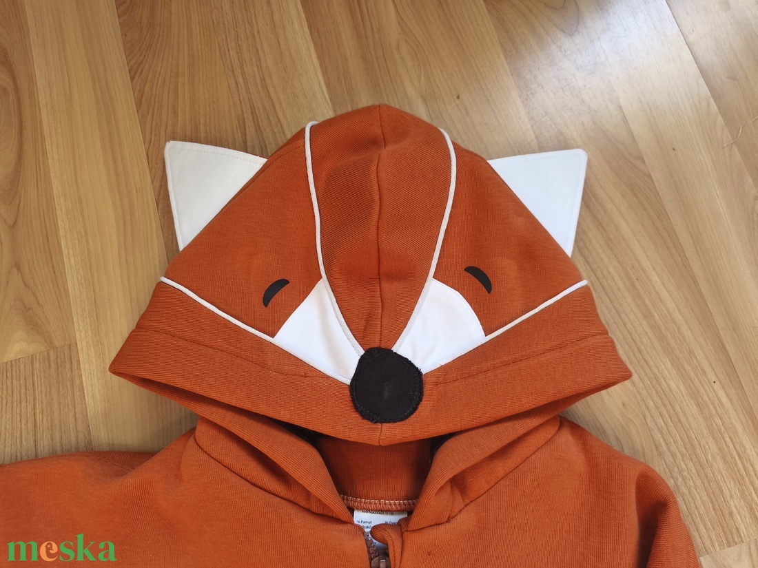 Kapucnis rókás/ farkasos pulóver - ruha & divat - babaruha & gyerekruha - pulóver - Meska.hu