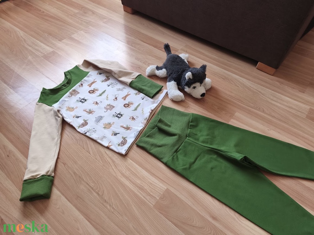 Több méreten át hordható kétrészes pizsamaszett - ruha & divat - gyerekruha - ruha - Meska.hu