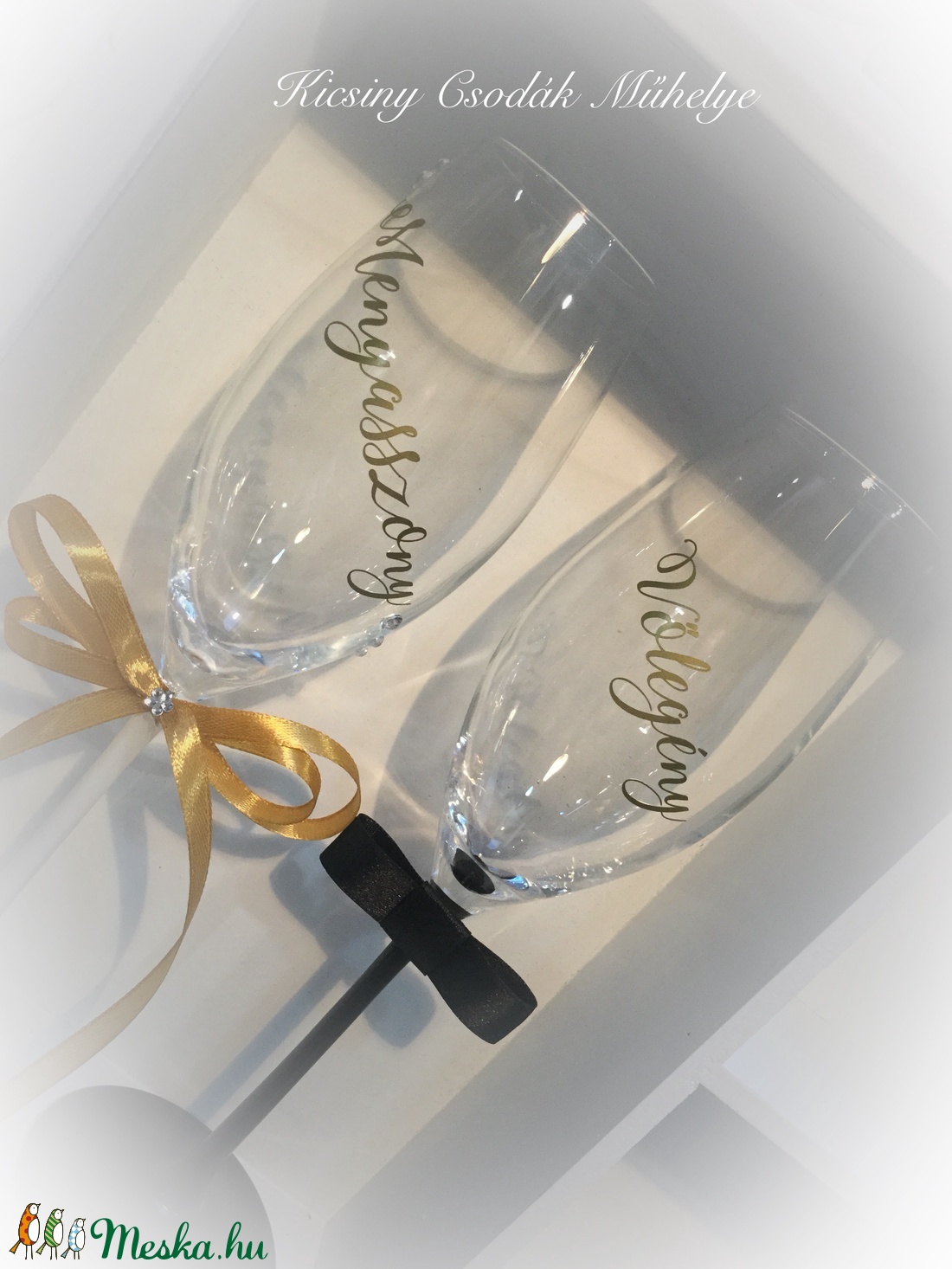 Menyasszony - Vőlegény pezsgős pohár pár - esküvő - dekoráció - tálalás - Meska.hu