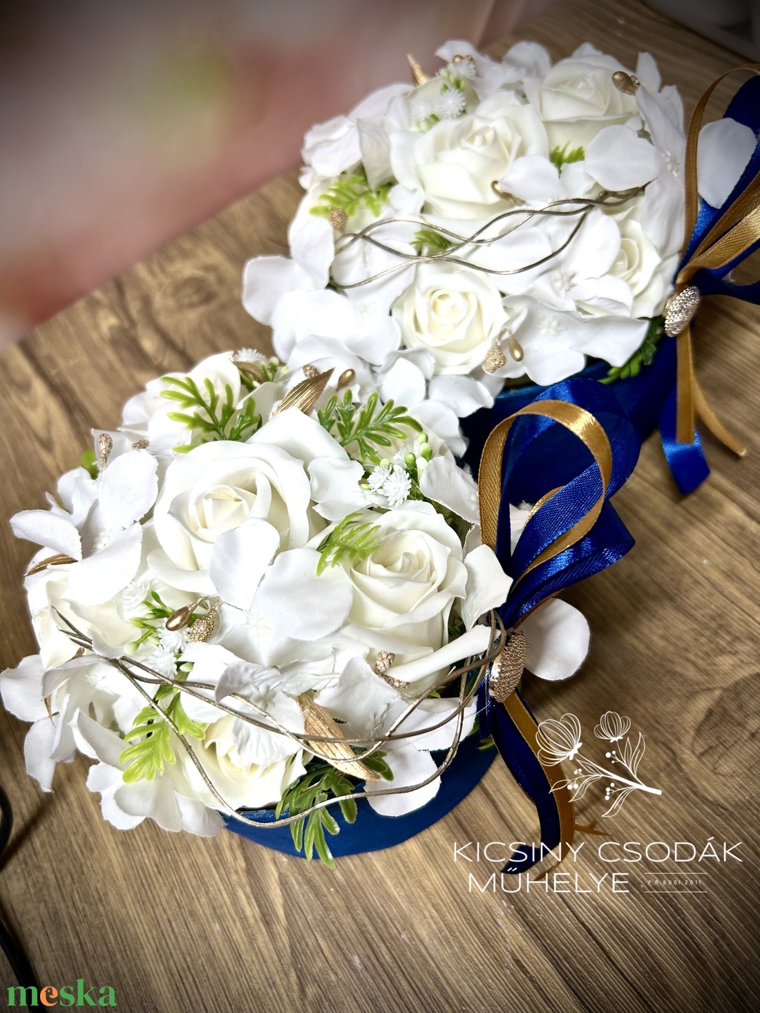 Luxus virágbox esküvőre. Kék-arany elegancia - otthon & életmód - virágdekoráció - virágok - virágbox - Meska.hu