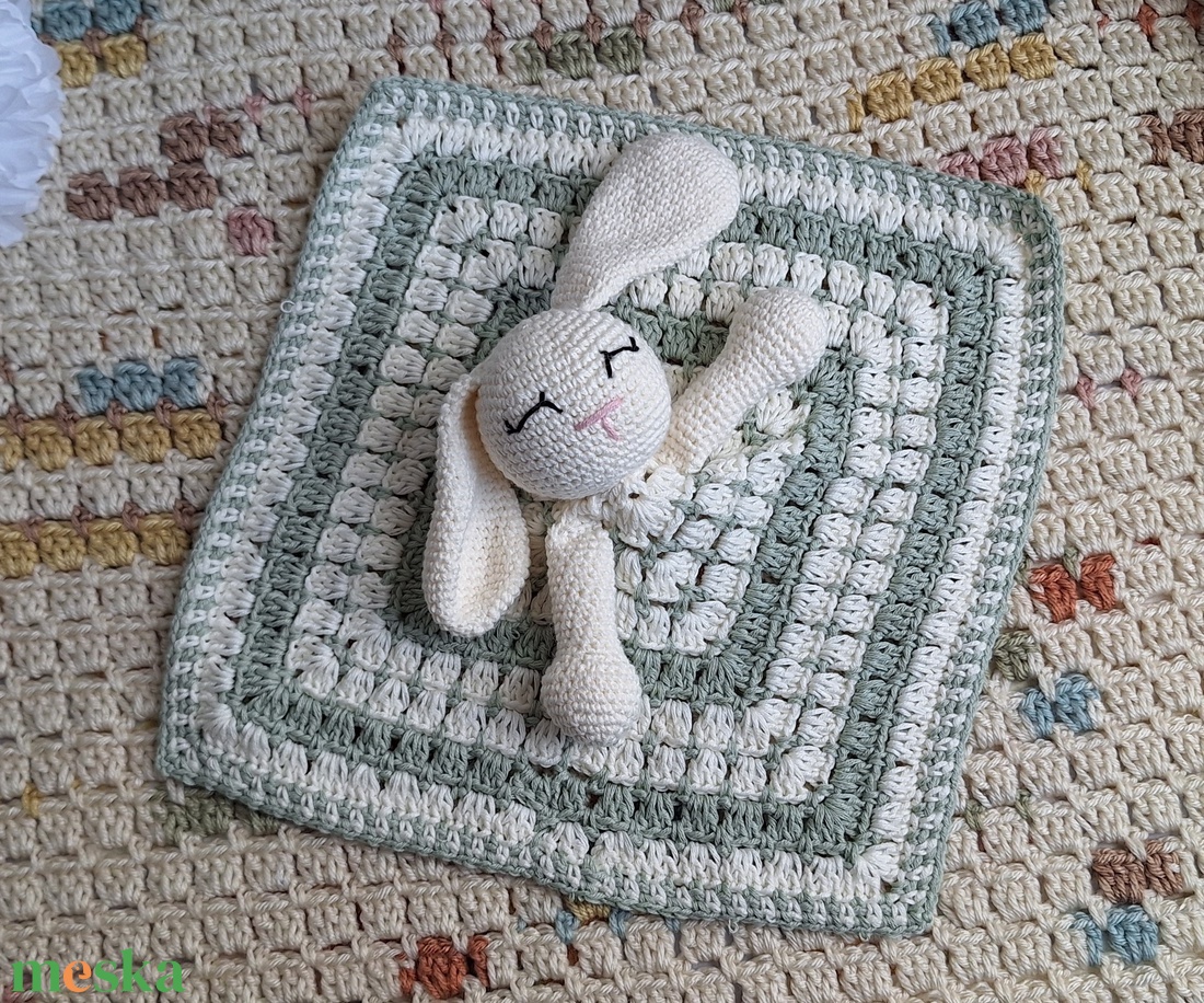 Ivory nyuszi szundikendő és rágókával - baba - mama - baba játékok - szundikendő, alvóka - Meska.hu