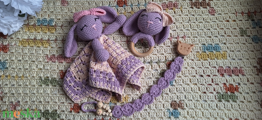 Lila nyuszi szundikendő és rágókával - baba - mama - baba játékok - szundikendő, alvóka - Meska.hu