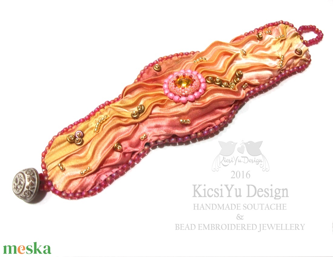 Shibori selyemmel készült gyöngyhímzett karkötő - ékszer - karkötő - széles karkötő - Meska.hu Shibori selyemmel készült gyöngyhímzett karkötő - ékszer - karkötő - széles karkötő - Meska.hu