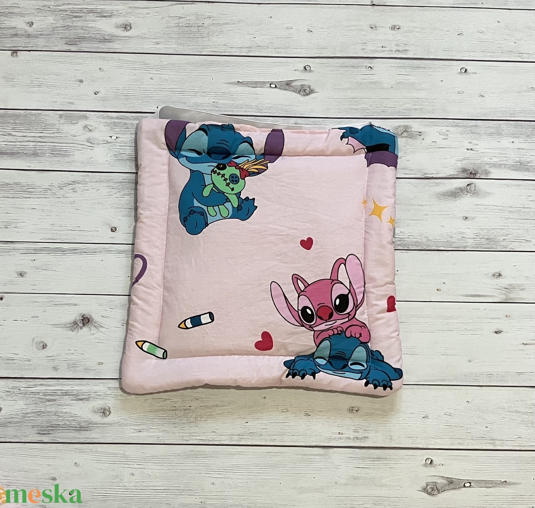 Székpárna iskolába - Stitch - otthon & életmód - lakástextil - székpárna, huzat - Meska.hu Székpárna iskolába - Stitch - otthon & életmód - lakástextil - székpárna, huzat - Meska.hu