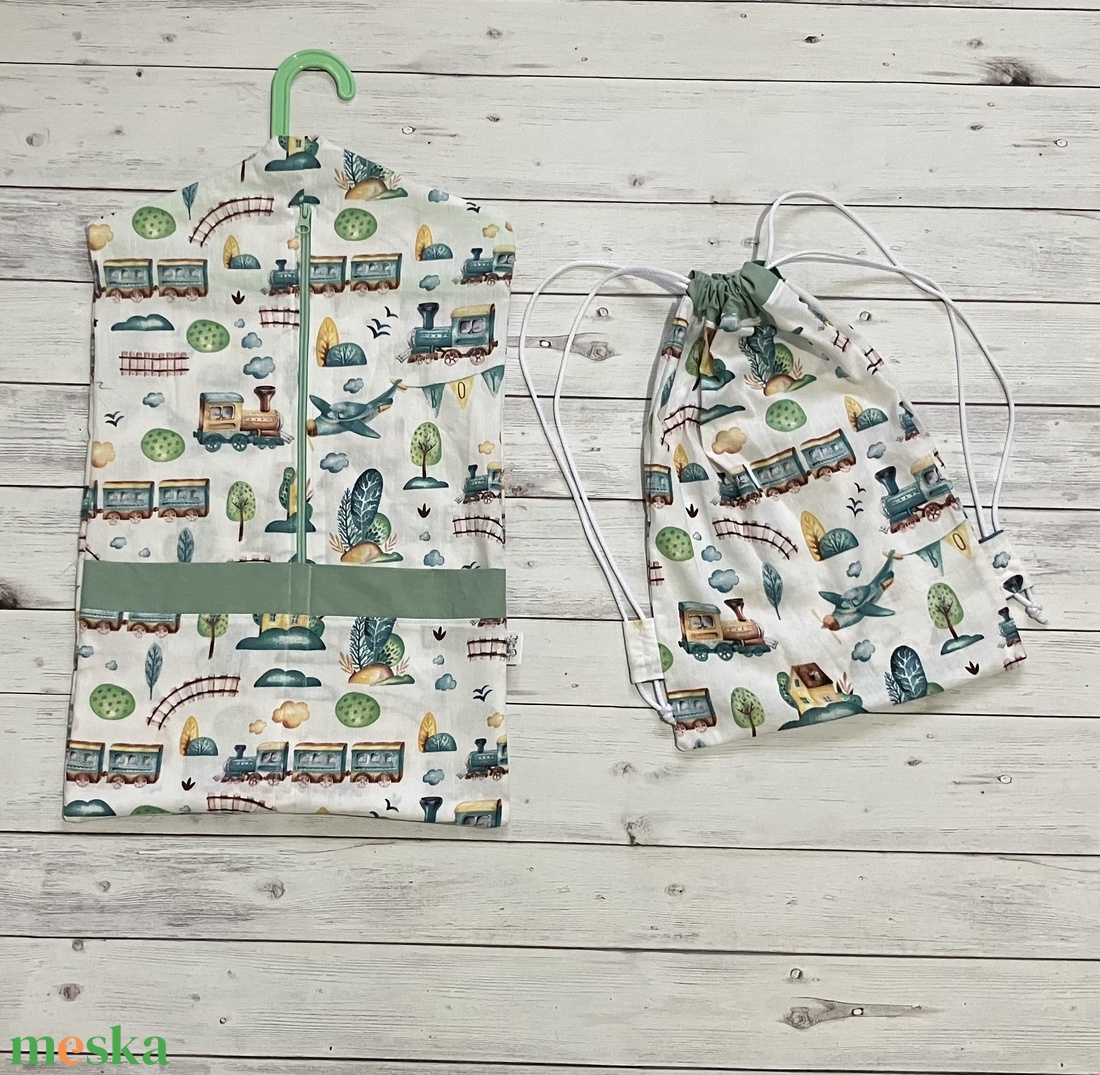 Vonatos ovis vagy kisgyermek ágynemű szett + ovizsák tornazsák szett + derékalj  - játék & sport - ovis felszerelés - ovis szett - Meska.hu