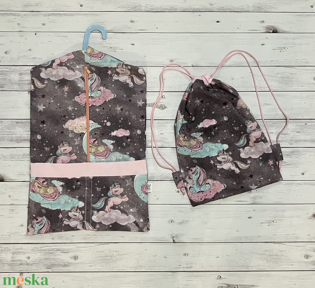 Unikornis mintás ovizsák és tornazsák szett - szürke - játék & sport - ovis felszerelés - ovis szett - Meska.hu