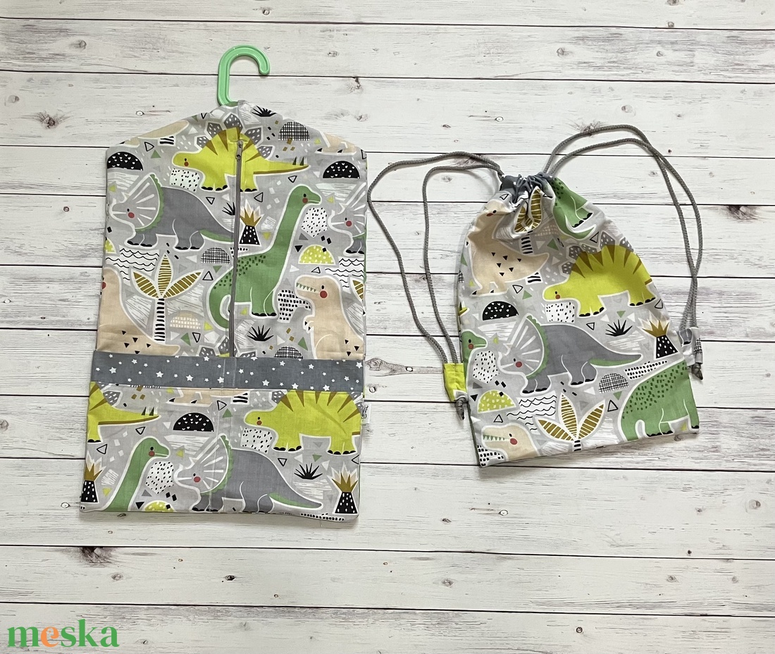 Zöld dínós ovizsák és tornazsák szett - játék & sport - ovis felszerelés - ovis szett - Meska.hu