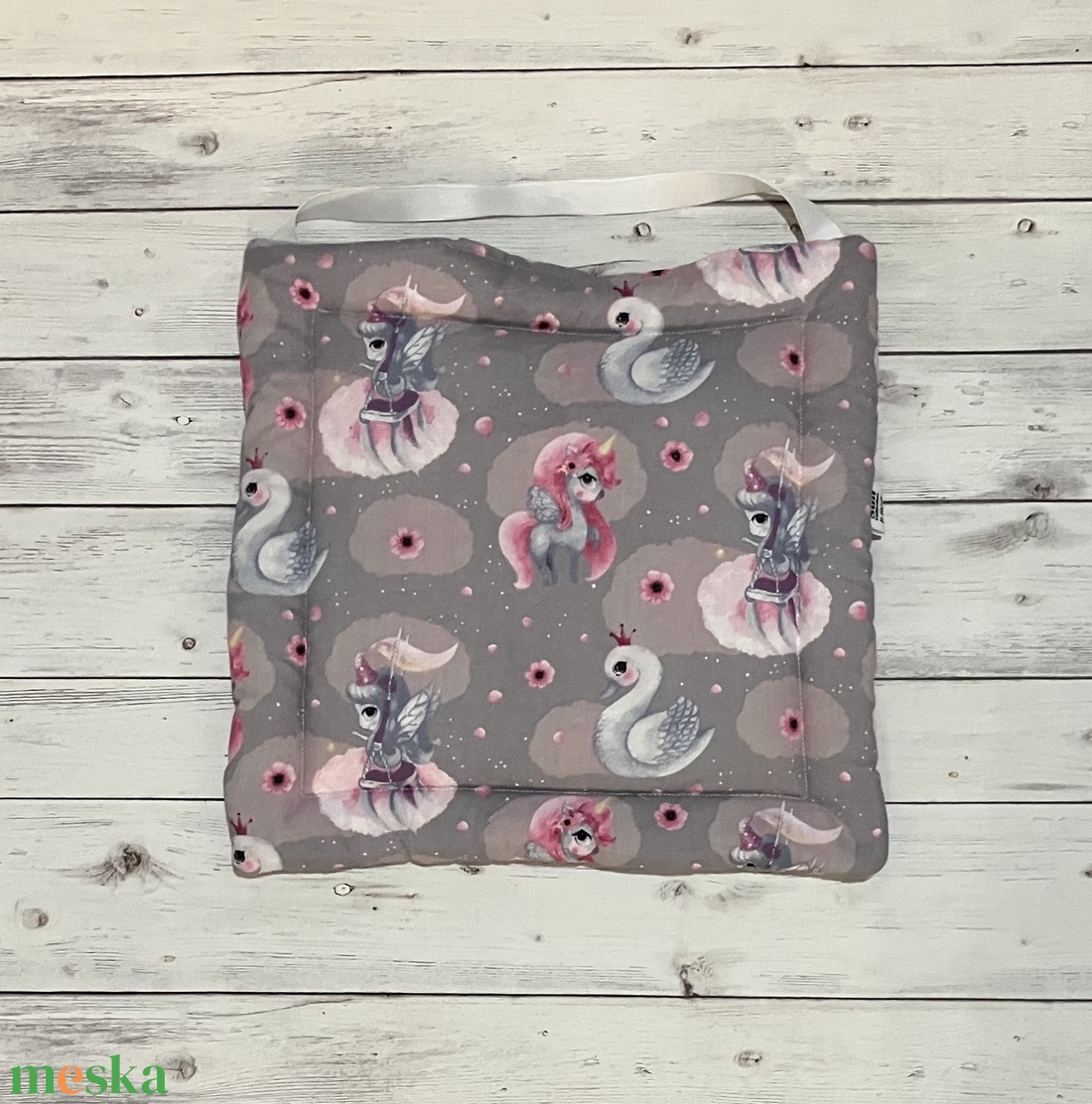 Székpárna iskolába - unikornis és hattyú minta - otthon & életmód - lakástextil - székpárna, huzat - Meska.hu