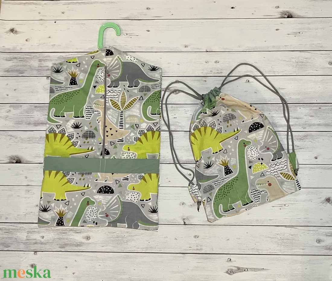 Zöld dínós ovizsák és tornazsák szett - játék & sport - ovis felszerelés - ovis szett - Meska.hu