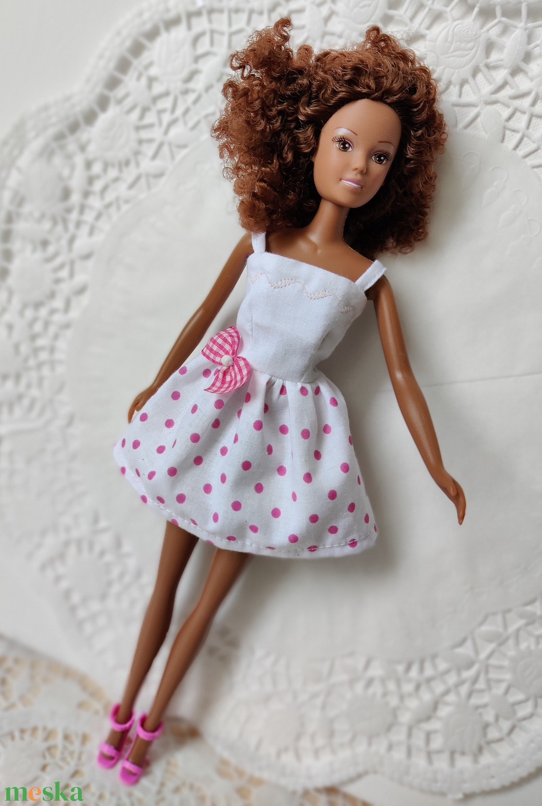 Barbie babaruha hímzett felsővel - játék & sport - baba & babaház - babaruha, babakellék - Meska.hu Barbie babaruha hímzett felsővel - játék & sport - baba & babaház - babaruha, babakellék - Meska.hu