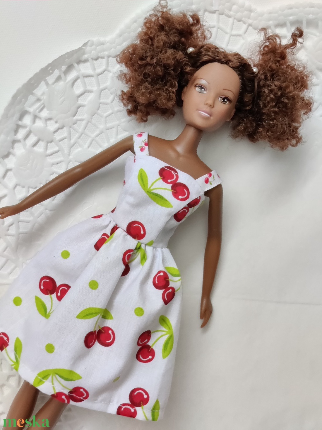 Barbie babaruha cseresznyés mintával - játék & sport - baba & babaház - babaruha, babakellék - Meska.hu Barbie babaruha cseresznyés mintával - játék & sport - baba & babaház - babaruha, babakellék - Meska.hu