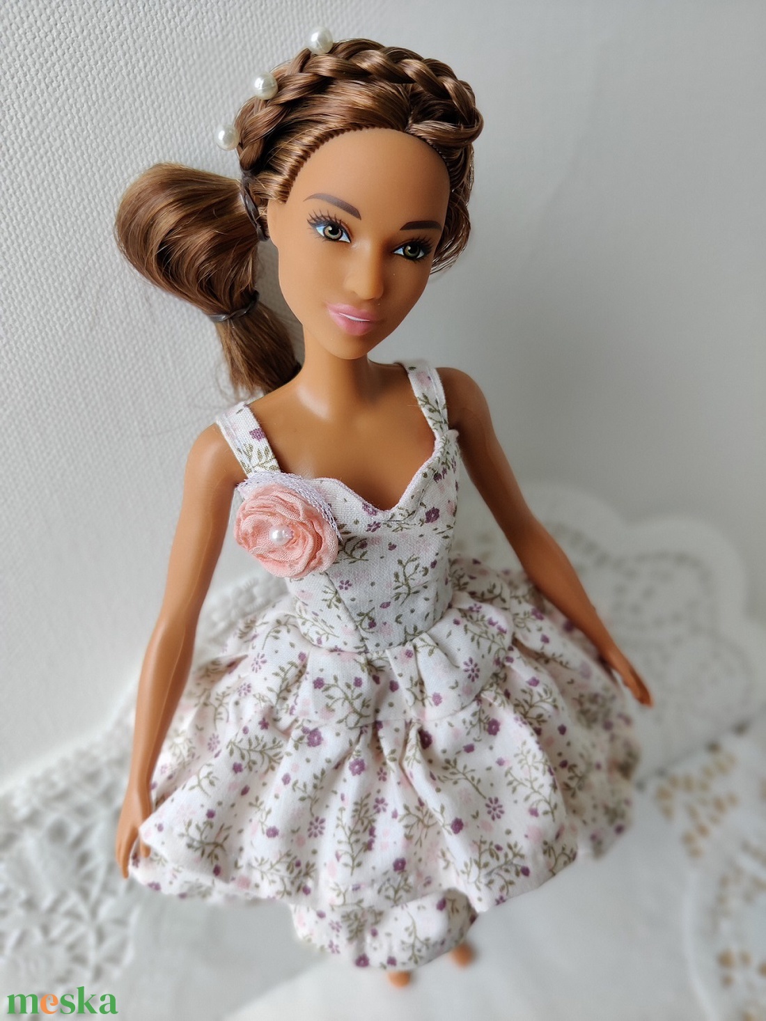 Barbie baba fodros ruha - játék & sport - baba & babaház - öltöztethető baba - Meska.hu Barbie baba fodros ruha - játék & sport - baba & babaház - öltöztethető baba - Meska.hu