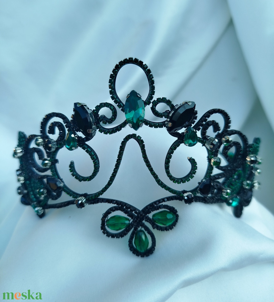 Fekete-smaragd tiara - esküvő - hajdísz - fejkoszorú - Meska.hu Fekete-smaragd tiara - esküvő - hajdísz - fejkoszorú - Meska.hu