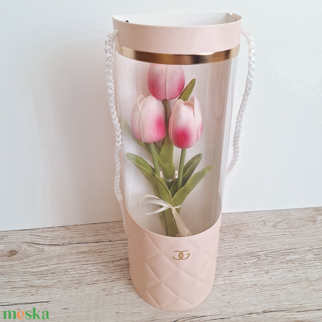 Élethű tulipánok virág táskában-rózsaszín - otthon & életmód - dekoráció - asztal és polc dekoráció - asztaldísz - Meska.hu Élethű tulipánok virág táskában-rózsaszín - otthon & életmód - dekoráció - asztal és polc dekoráció - asztaldísz - Meska.hu