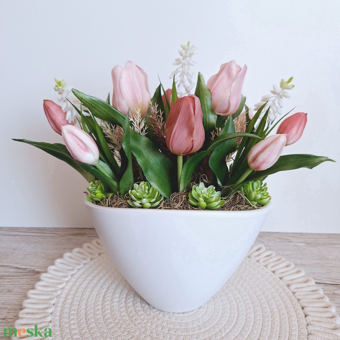 Tavaszi tulipános asztaldísz - otthon & életmód - dekoráció - asztal és polc dekoráció - asztaldísz - Meska.hu