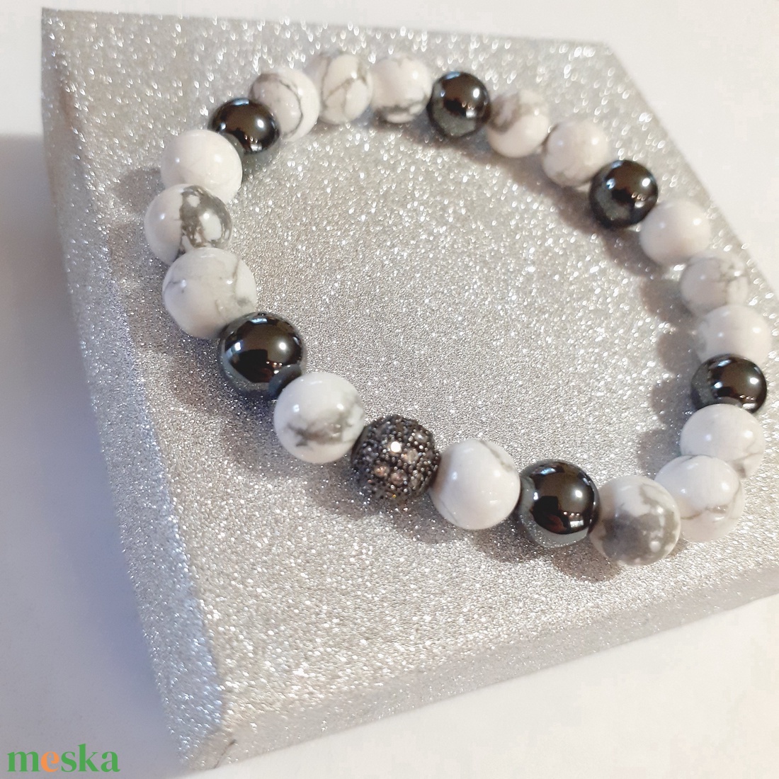 Howlit-hematit ásvány karkötő - ékszer - karkötő - gyöngyös karkötő - Meska.hu Howlit-hematit ásvány karkötő - ékszer - karkötő - gyöngyös karkötő - Meska.hu