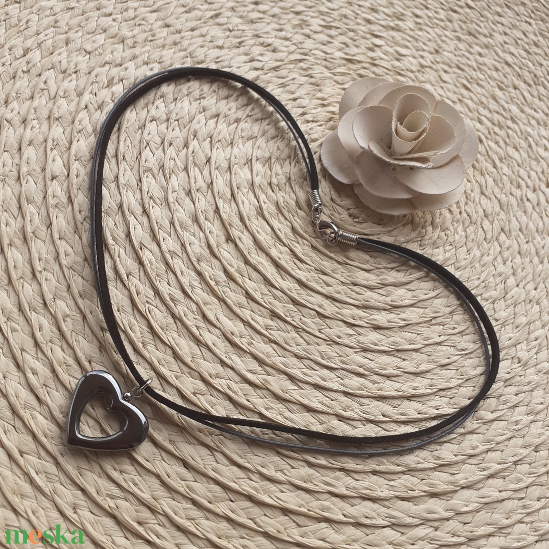 Hematit szív medálos nyaklánc - ékszer - nyaklánc - medálos nyaklánc - Meska.hu
