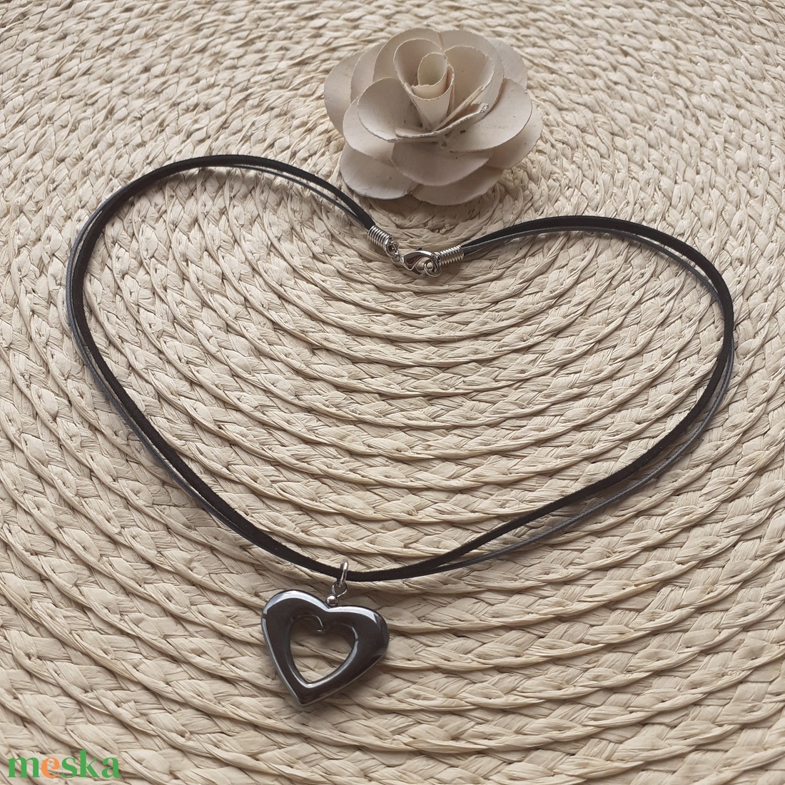 Hematit szív medálos nyaklánc - ékszer - nyaklánc - medálos nyaklánc - Meska.hu