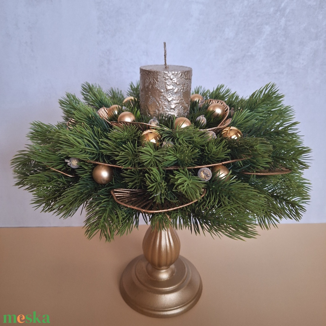 Talpas ünnepi asztaldísz-arany - karácsony - adventi díszek - adventi gyertyadíszek és koszorúdíszek - Meska.hu