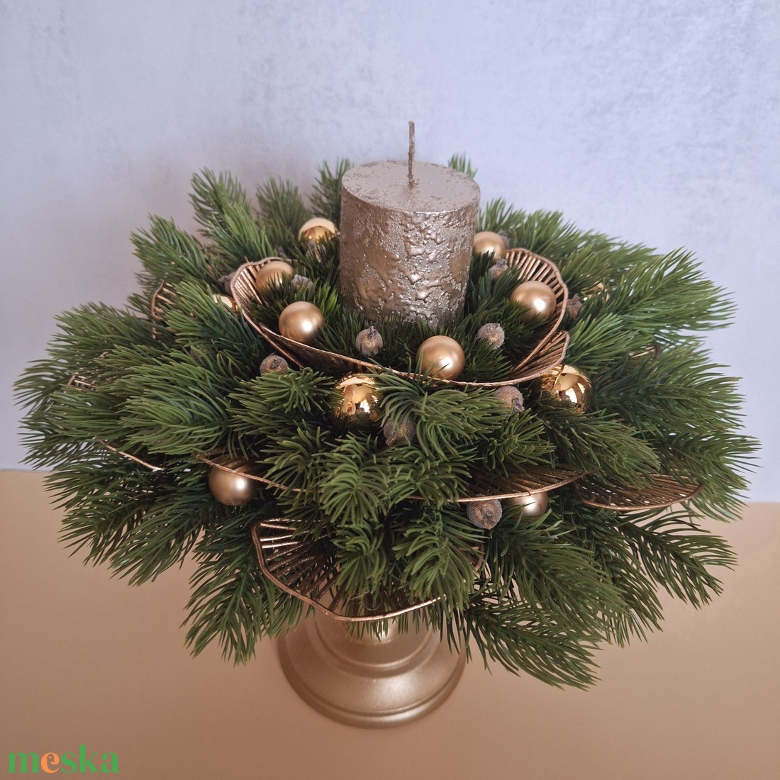 Talpas ünnepi asztaldísz-arany - karácsony - adventi díszek - adventi gyertyadíszek és koszorúdíszek - Meska.hu