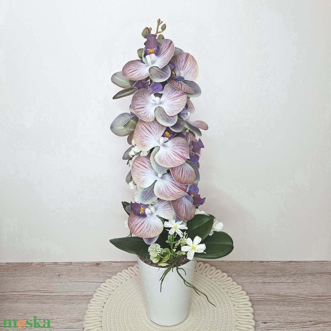 Orchidea dekoráció kerámia kaspóban-lila - otthon & életmód - dekoráció - asztal és polc dekoráció - asztaldísz - Meska.hu