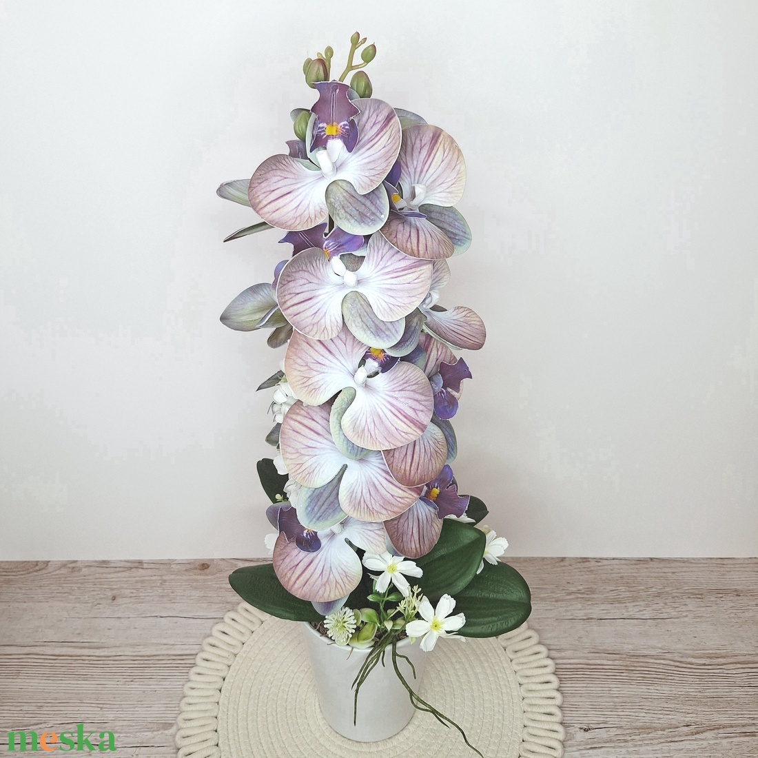 Orchidea dekoráció kerámia kaspóban-lila - otthon & életmód - dekoráció - asztal és polc dekoráció - asztaldísz - Meska.hu