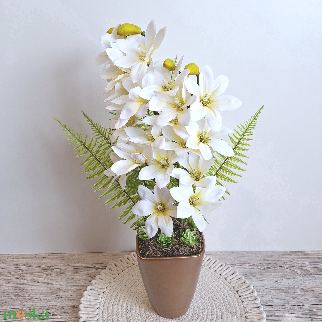 Magnólia kerámia kaspóban-fehér - otthon & életmód - virágdekoráció - virágdíszek - virágdísz kaspóban - Meska.hu