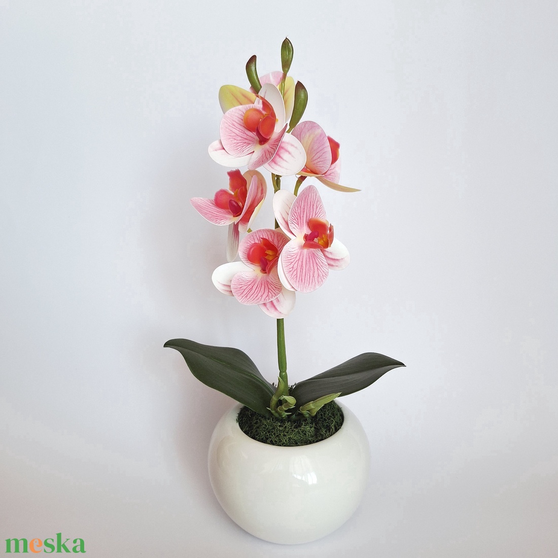 Élethű mini orchidea kerámia gömb kaspóban II. - otthon & életmód - virágdekoráció - virágdíszek - virágdísz kaspóban - Meska.hu