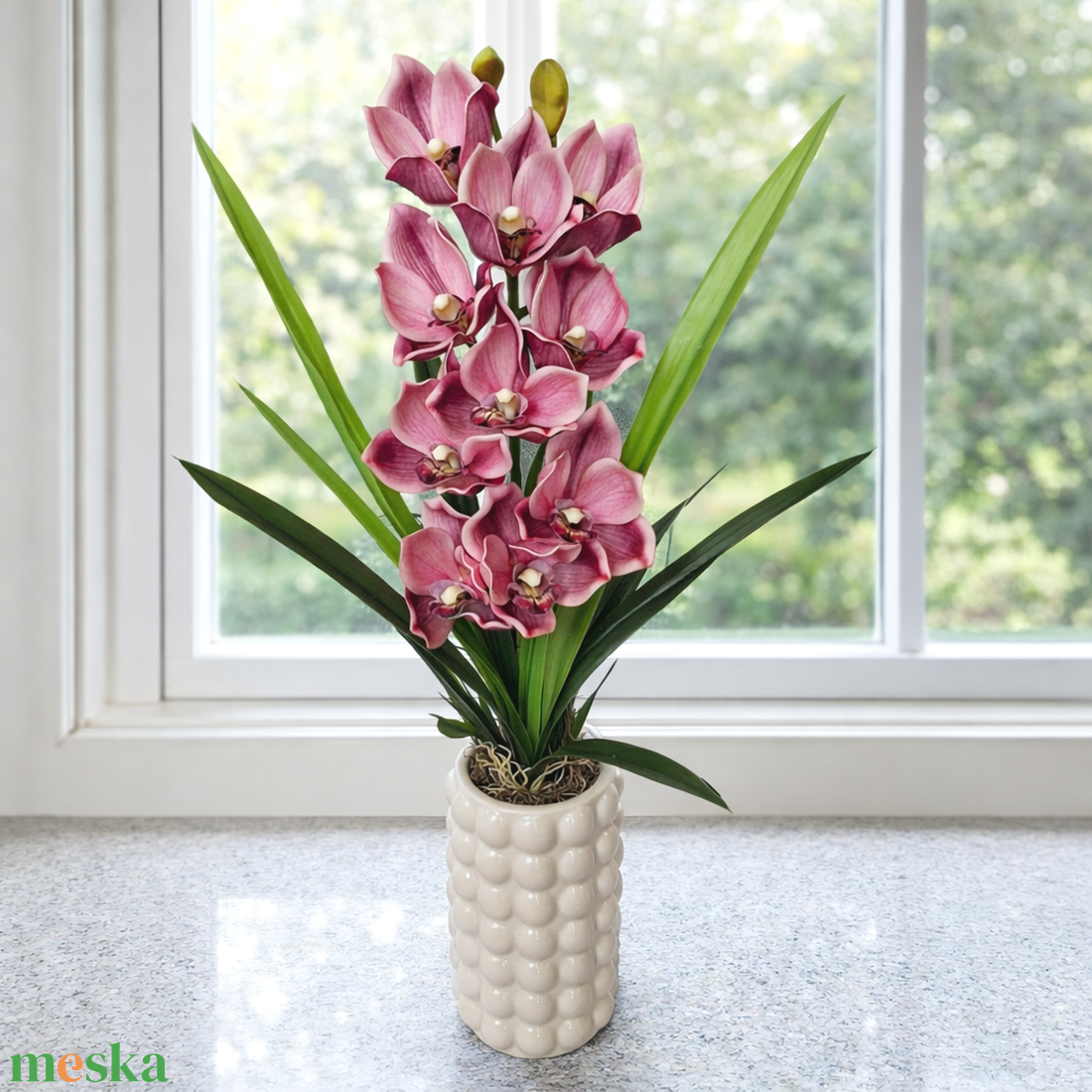 Cymbidium orchidea dekoráció kerámia kaspóban-mályva - otthon & életmód - virágdekoráció - virágdíszek - virágdísz kaspóban - Meska.hu
