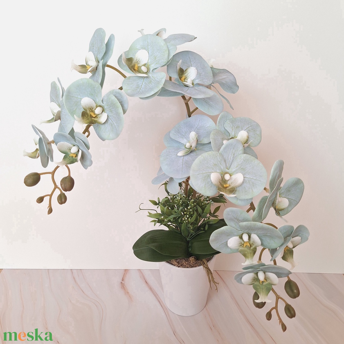 Orchidea dekoráció kerámia kaspóban-menta II. - otthon & életmód - virágdekoráció - virágdíszek - virágdísz kaspóban - Meska.hu