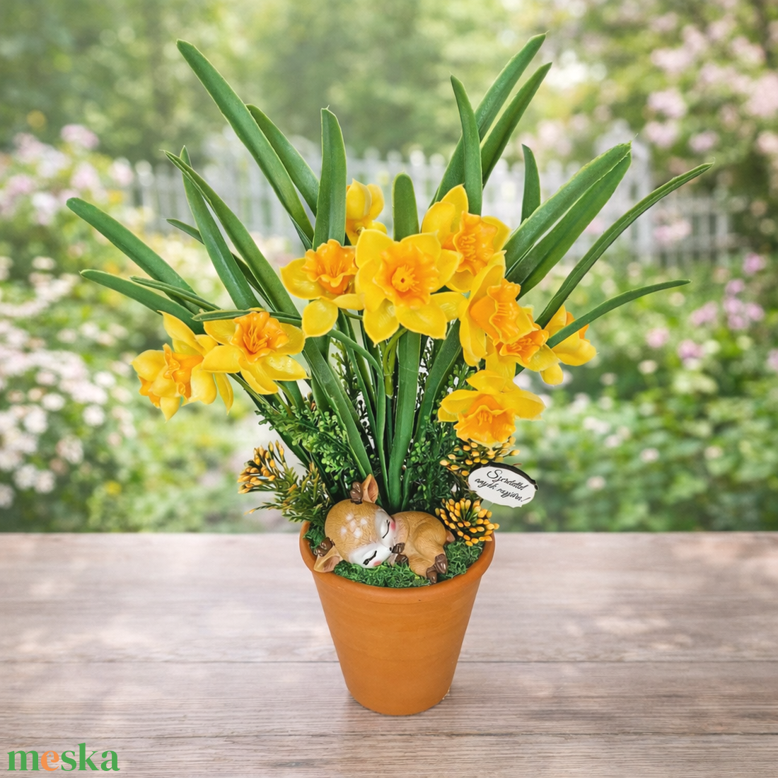 Élethű nárcisz őzikével anyák napjára - otthon & életmód - virágdekoráció - virágdíszek - asztali virágdísz - Meska.hu