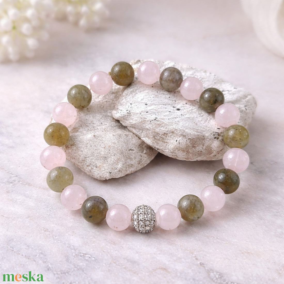 Labradorit-rózsakvarc ásvány karkötő - ékszer - karkötő - gyöngyös karkötő - Meska.hu