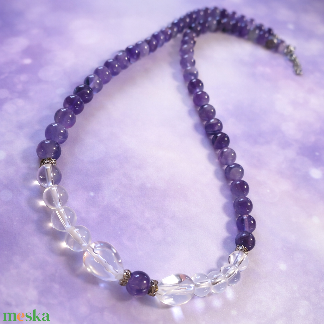 Chevron ametiszt nyaklánc hegyikristállyal - ékszer - nyaklánc - gyöngyös nyaklánc - Meska.hu