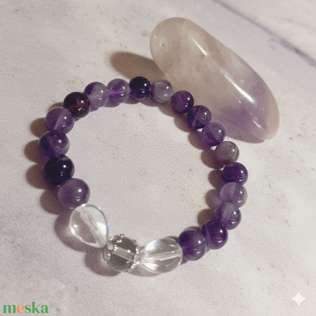 Hegyikristály és chevron ametiszt ásvány karkötő - ékszer - karkötő - gyöngyös karkötő - Meska.hu