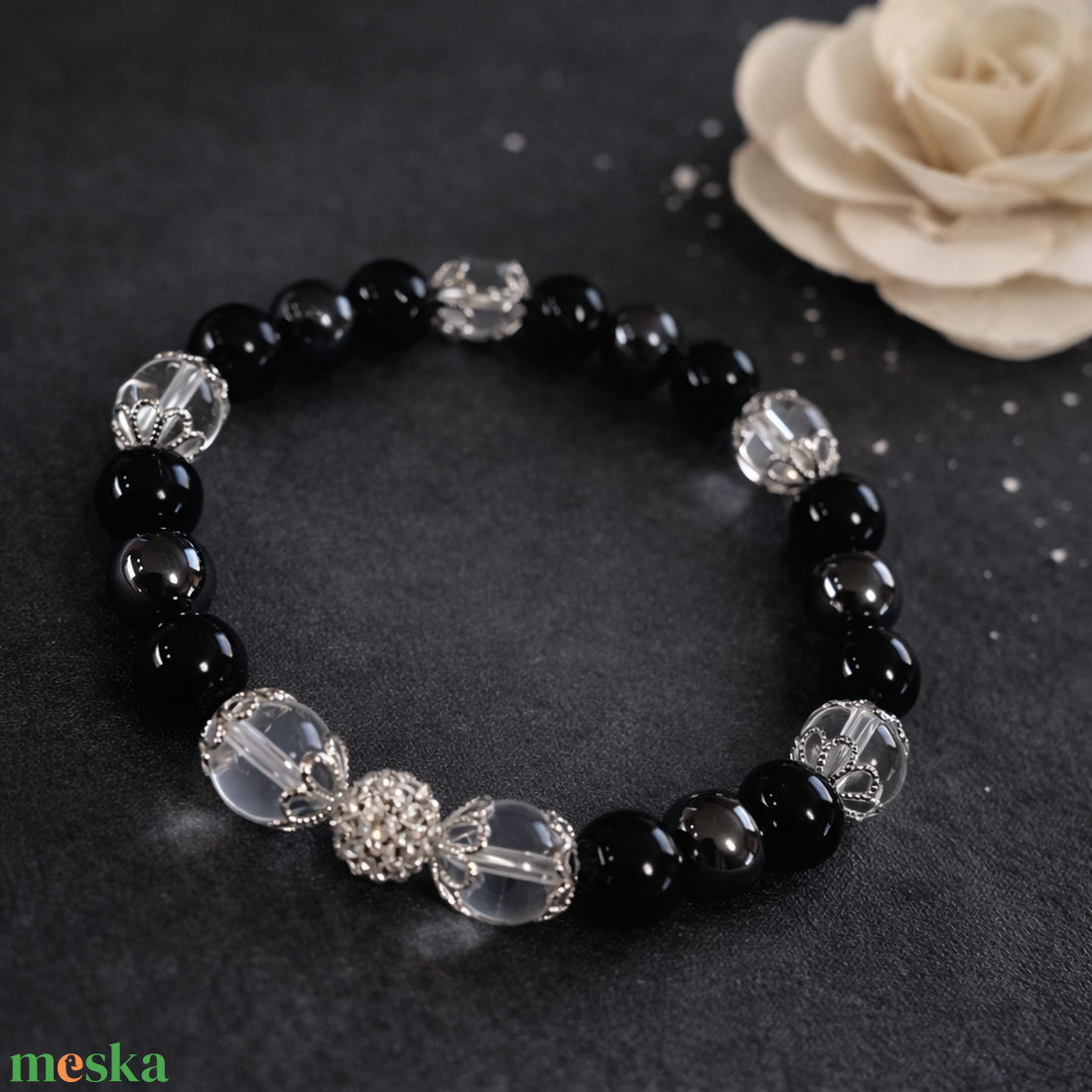 Ónix-hematit-hegyikristály ásvány karkötő - ékszer - karkötő - gyöngyös karkötő - Meska.hu