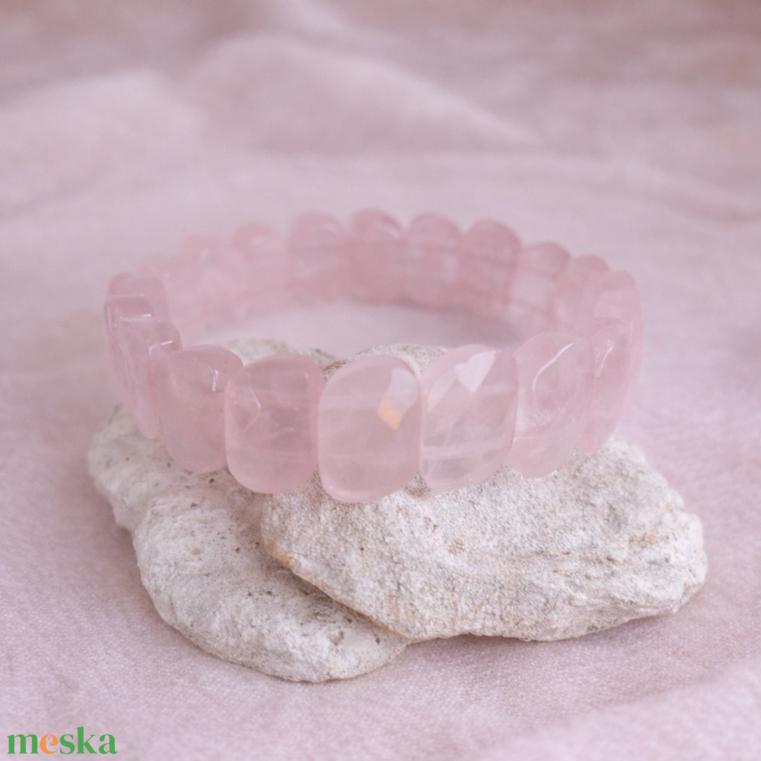 Rózsakvarc lapos,fazettált ásvány karkötő - ékszer - karkötő - széles karkötő - Meska.hu