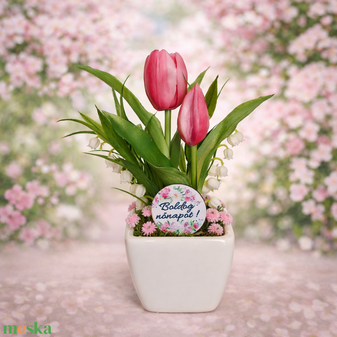 Nőnapi tulipánok kerámia kaspóban - otthon & életmód - virágdekoráció - virágdíszek - virágdísz kaspóban - Meska.hu